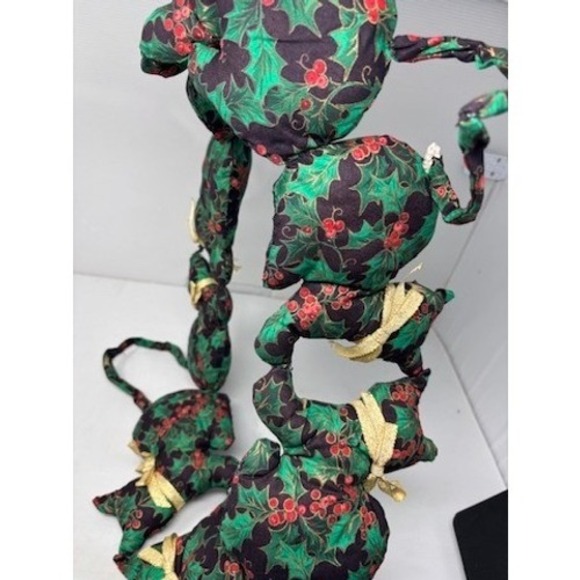 Vintage Stuffed Cat Christmas Wreath Cottagecore Holiday Wall Decor Fabric Cats - Picture 6 of 6